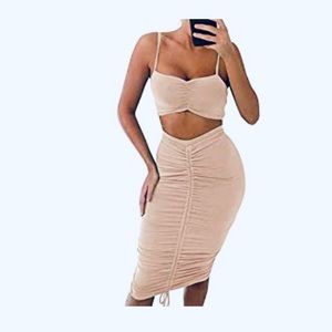 Adjustable length nude skirt